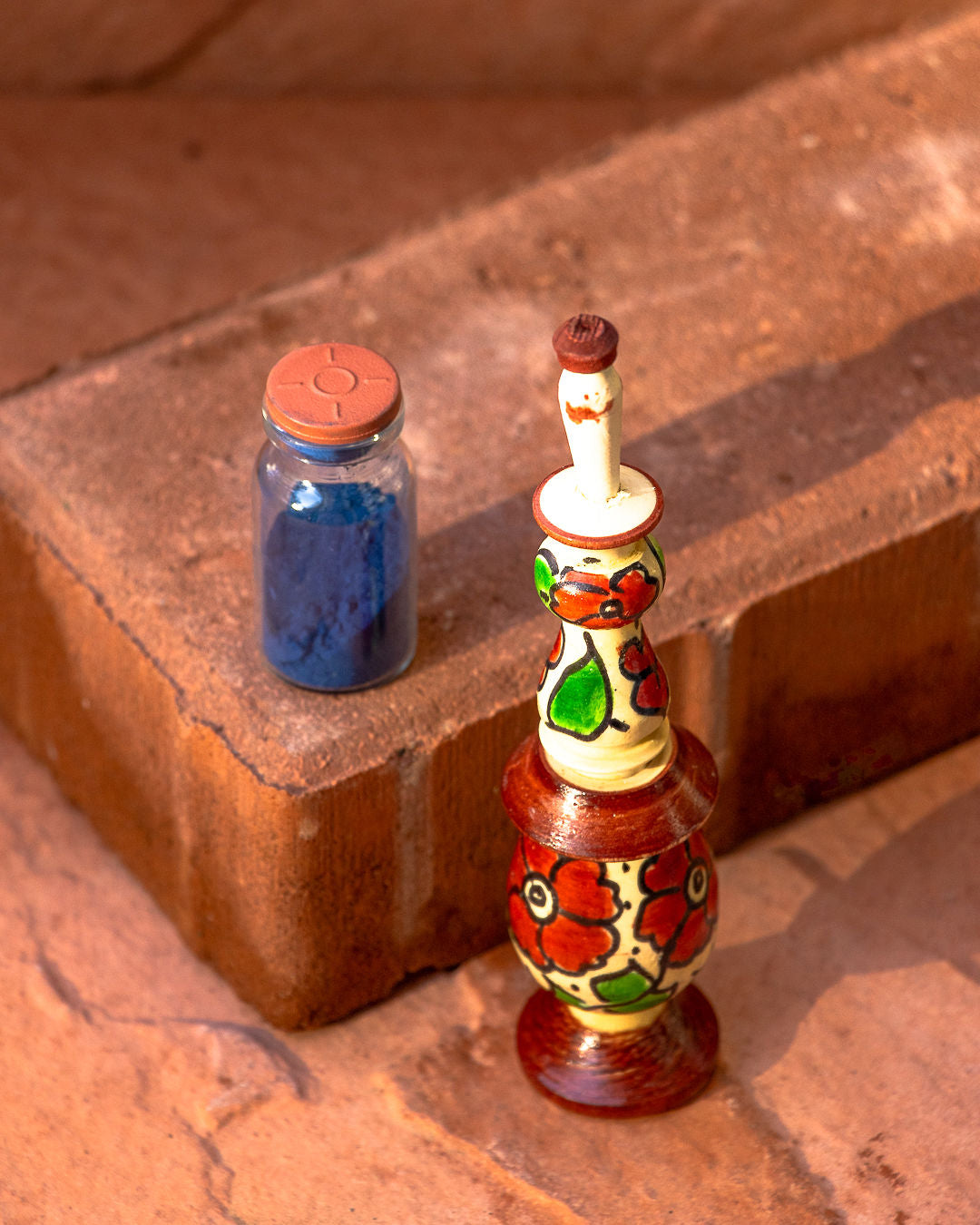 Hand crafted khol container