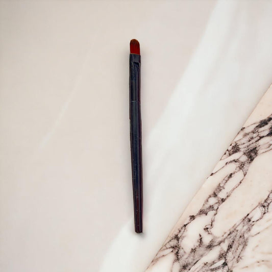 Lip brush
